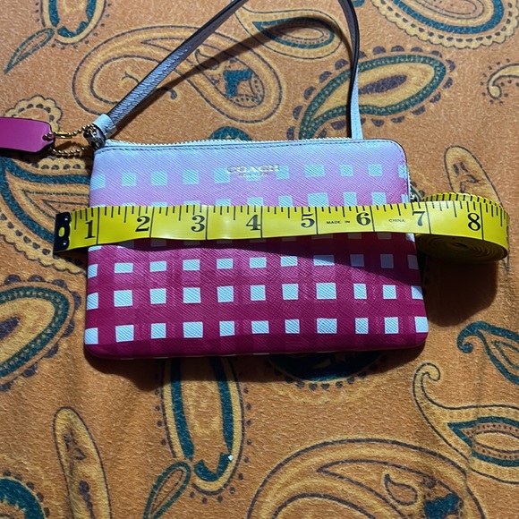 Used once Coach corner zip wallet wristlet - Picture 6 of 7